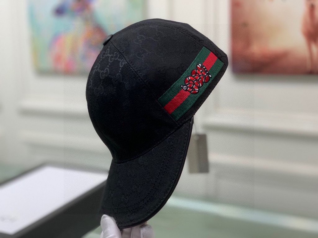 Gucci (Gucci) new original single baseball cap.With box bag, Gucci (Gucci) new original single baseball cap, embroidered small python, 11 open mold customized, heavy embroidery, delicate and luxurious, details comparable