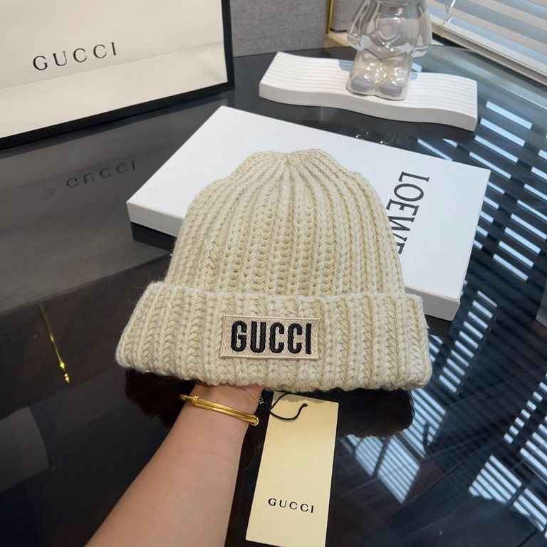 Special  Gucci Cropped Knit Wool HatFor those who have a square face with little hair volume and a flat scalp, look here!Fall and winter wool hat must choose coarse knit! The elasticity of the hat makes it perfect for fl