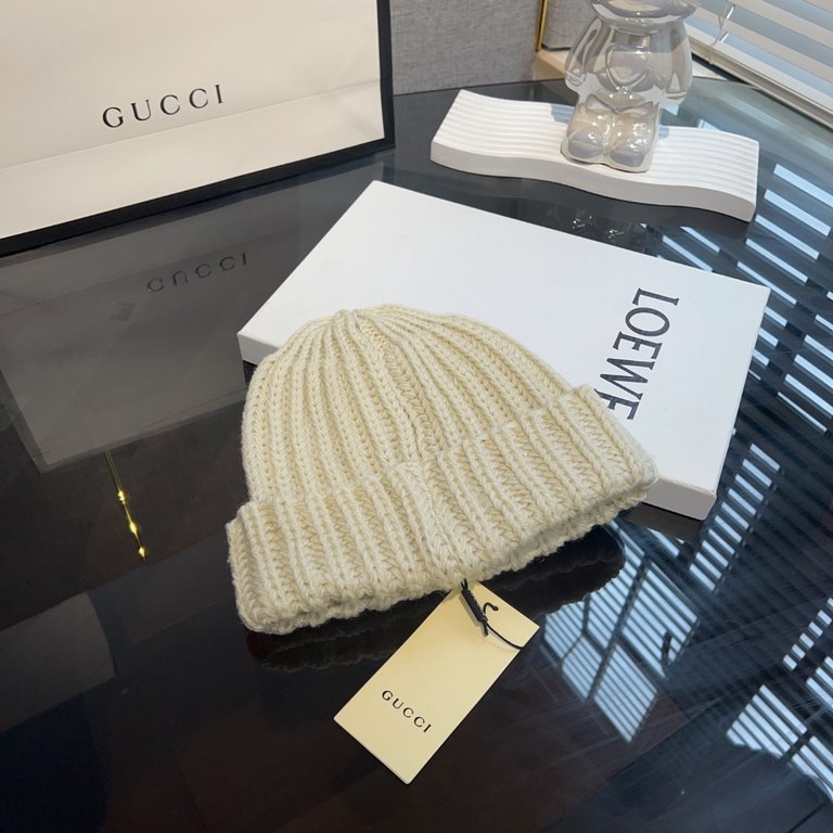 Special  Gucci Cropped Knit Wool HatFor those who have a square face with little hair volume and a flat scalp, look here!Fall and winter wool hat must choose coarse knit! The elasticity of the hat makes it perfect for fl