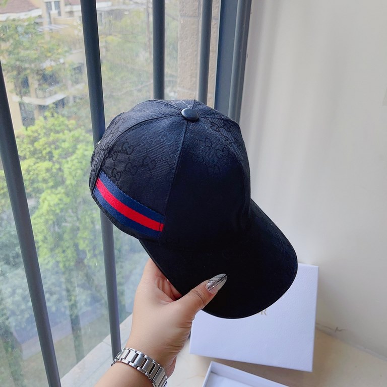 Gucci New Jacquard Letter Baseball CapClassic jacquard letters, never die of fashion!Ins bloggers concave modeling small single product