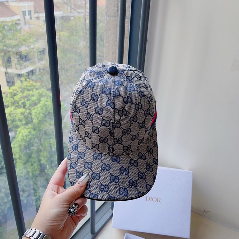 Gucci New Jacquard Letter Baseball CapClassic jacquard letters, never die of fashion!Ins bloggers concave modeling small single product