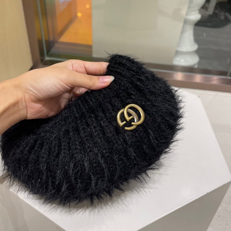 GUCCI Gucci 2023 burst of furry wool beret women's fall and winter knitted wool show face small belle hat