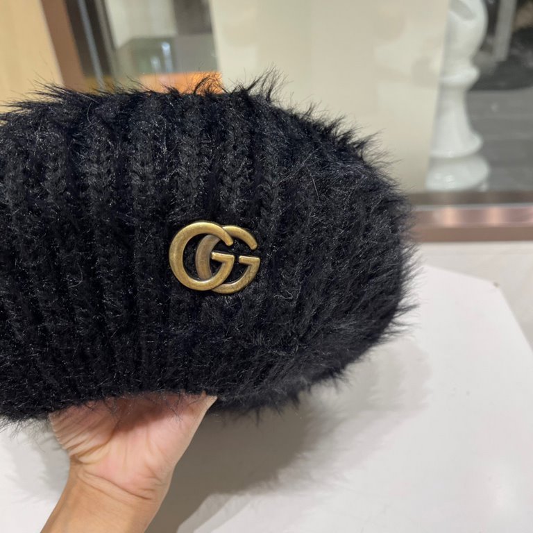 GUCCI Gucci 2023 burst of furry wool beret women's fall and winter knitted wool show face small belle hat