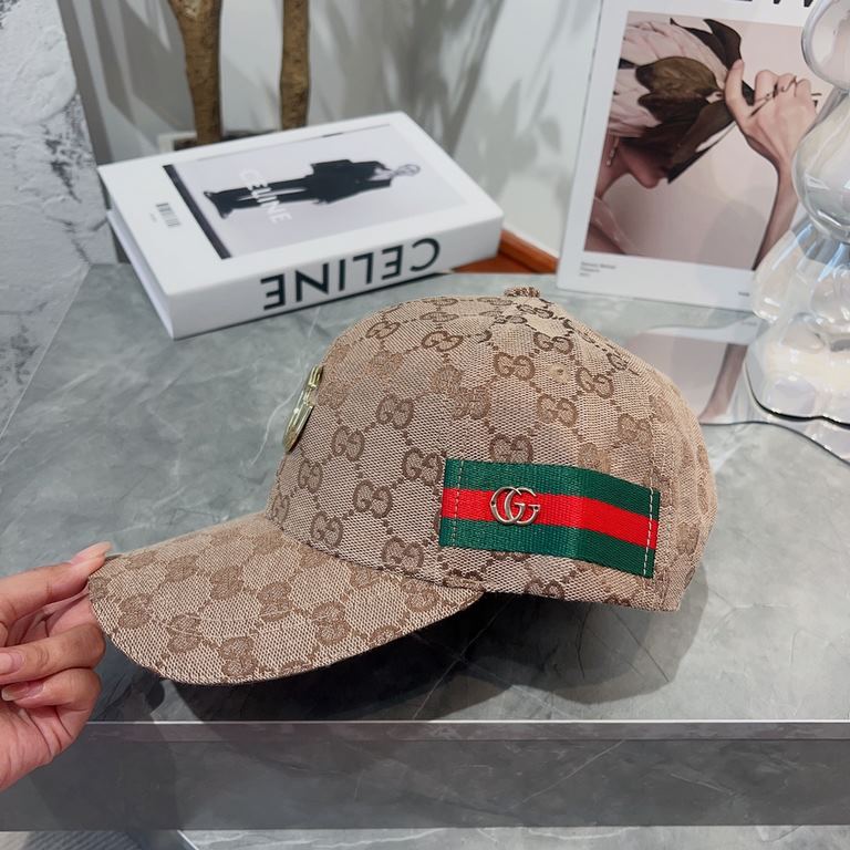 Gucci Gucci   selected duty-free welfare full logo printing duck tongue baseball cap retro leisure sunshade men and women couple models hat