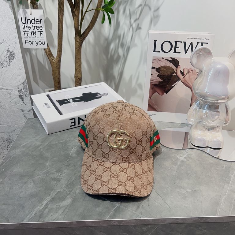 Gucci Gucci   selected duty-free welfare full logo printing duck tongue baseball cap retro leisure sunshade men and women couple models hat