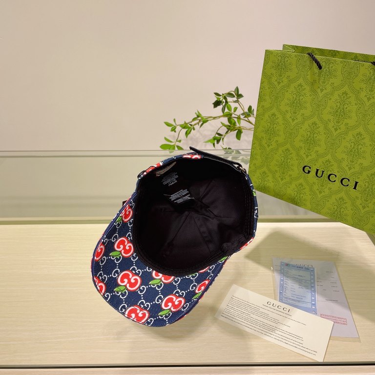 Gucci GUCCI baseball cap, official website new, baseball cap, original single quality fire attack    Craft is very exquisite High-grade atmosphere upscale! Low-key luxury, easy to carry! Running quantity!