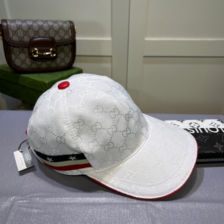 Gucci (Gucci) classic original single baseball cap     counter 11 open mold ordering, the highest version, the original canvas material   head layer cowhide, cotton lining, light and breathable! In-kind shooting, four se