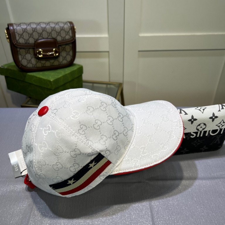 Gucci (Gucci) classic original single baseball cap     counter 11 open mold ordering, the highest version, the original canvas material   head layer cowhide, cotton lining, light and breathable! In-kind shooting, four se