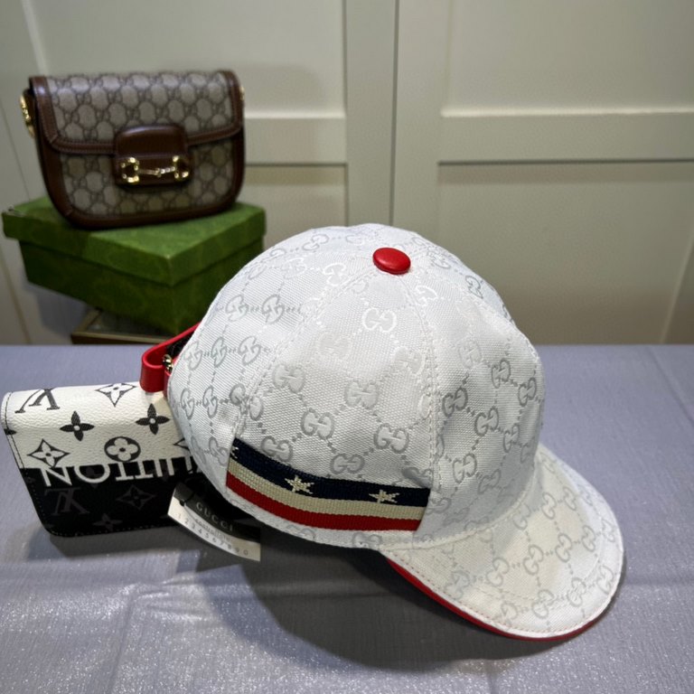 Gucci (Gucci) classic original single baseball cap     counter 11 open mold ordering, the highest version, the original canvas material   head layer cowhide, cotton lining, light and breathable! In-kind shooting, four se