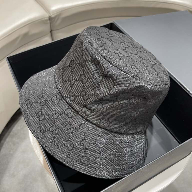 Gucci Gucci classic original single fisherman's hat, exquisite pure and also grungy very feeling, cool and stylish, counter out of stock popular, the quality is superb!