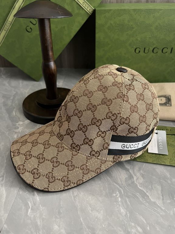 Special GUCCI original customized 11 open mold custom cowboy hat both the brand's traditional luxury connotation and modern streetwear aesthetics to show the design personality of the spring and summer series The cap is 