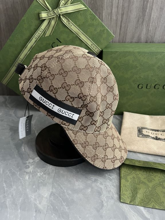 Special GUCCI original customized 11 open mold custom cowboy hat both the brand's traditional luxury connotation and modern streetwear aesthetics to show the design personality of the spring and summer series The cap is 