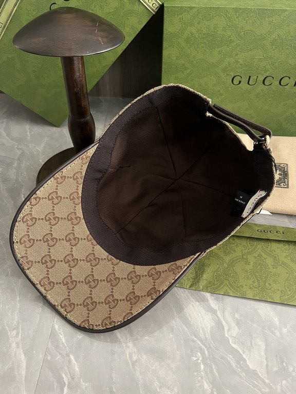 Special GUCCI original customized 11 open mold custom cowboy hat both the brand's traditional luxury connotation and modern streetwear aesthetics to show the design personality of the spring and summer series The cap is 