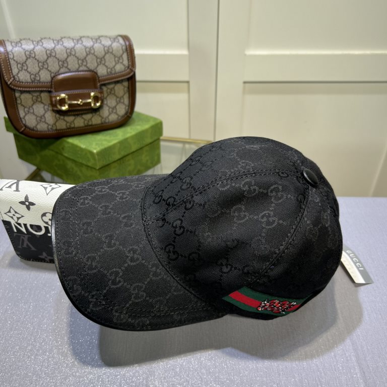 Gucci (Gucci) classic original single baseball cap, 11 open mold customized, original canvas material   head layer cowhide, British and awesome quality! Cotton lining, base head circumference 56, patch adjustable.