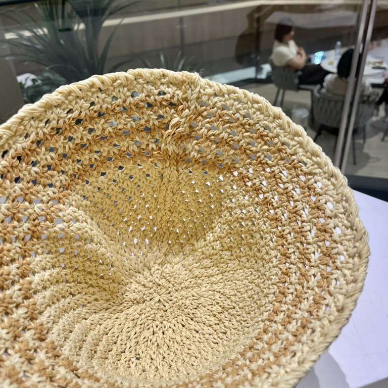 Gucci GUCCI summer women's new hollow colorblocking knitted small pot hat outdoor sunshade sunscreen fisherman hat fashion bucket hat