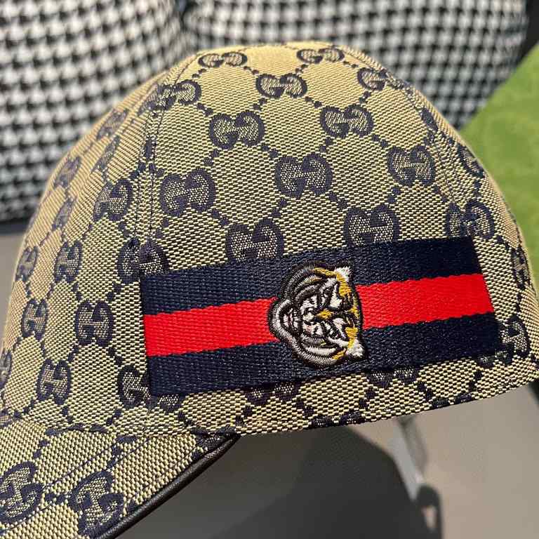 Gucci baseball cap.With box bag, Gucci (Gucci) new original single baseball cap, tiger head webbing, 11 open mold customized, heavy embroidery, details comparable to the counter, the original canvas material   head layer