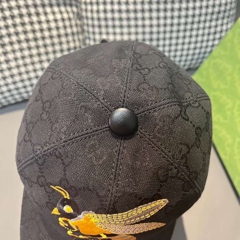 Gucci Baseball Cap, Gucci Baseball Cap, Gucci Baseball Cap.With box bag, Gucci (Gucci) original single baseball cap, large bee embroidery, 11 open mold customized, heavy embroidery, details comparable to the counter, the