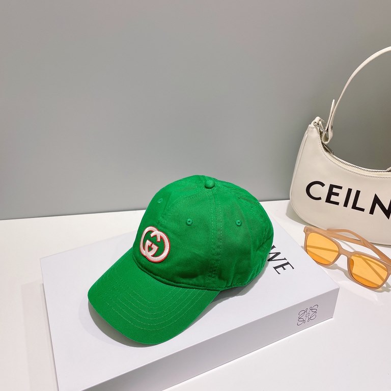 [GUCCI Gucci embroidered baseball cap  , counter new simple and very trendy! Casual sports models, classic production, super good with clothes!