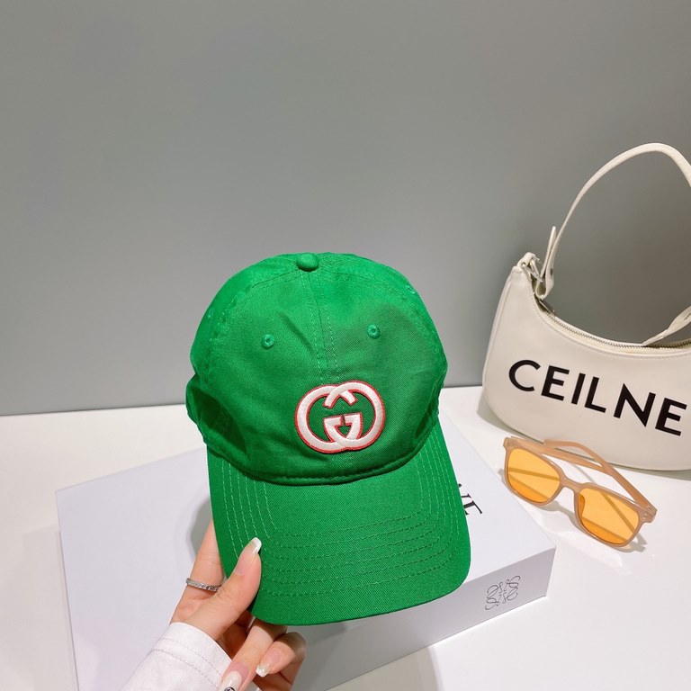 [GUCCI Gucci embroidered baseball cap  , counter new simple and very trendy! Casual sports models, classic production, super good with clothes!