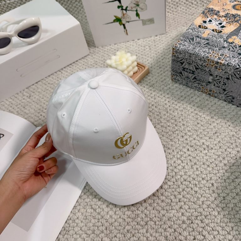 GUCCI Gucci new counter synchronization baseball cap   big brand models super good with, hurry to get!