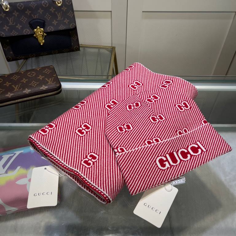 Gucci GUCCI hat   scarf, precious collection of soul hats! Recommended by Little Red Book and promoted by all major netroots! Every color is very nice! Classic! Soft feel. 70% wool 30% rabbit hair. Top luxury materials t