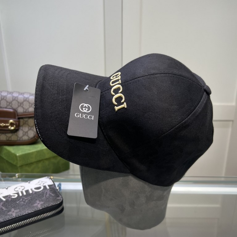 Gucci baseball cap  GUCCI baseball cap   official website new, baseball cap, original single quality fire attack    Craft is very exquisite High-grade atmosphere upscale! Low-key luxury, easy to carry!