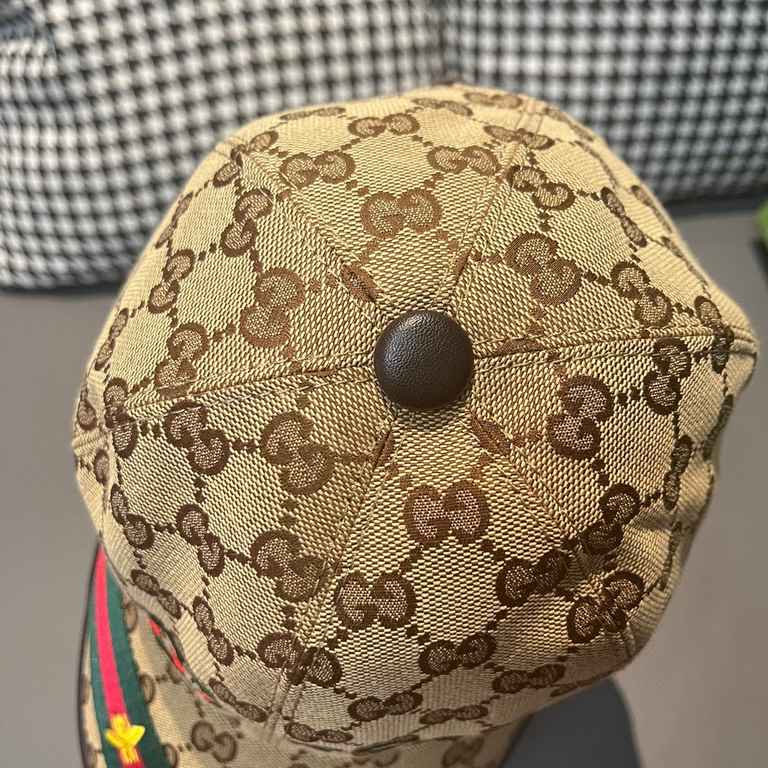 Gucci (Gucci) new original single baseball cap.With box bag, Gucci (Gucci) new original single baseball cap, 11 open mold customized, heavy embroidery, details comparable to the counter, the original canvas material   he