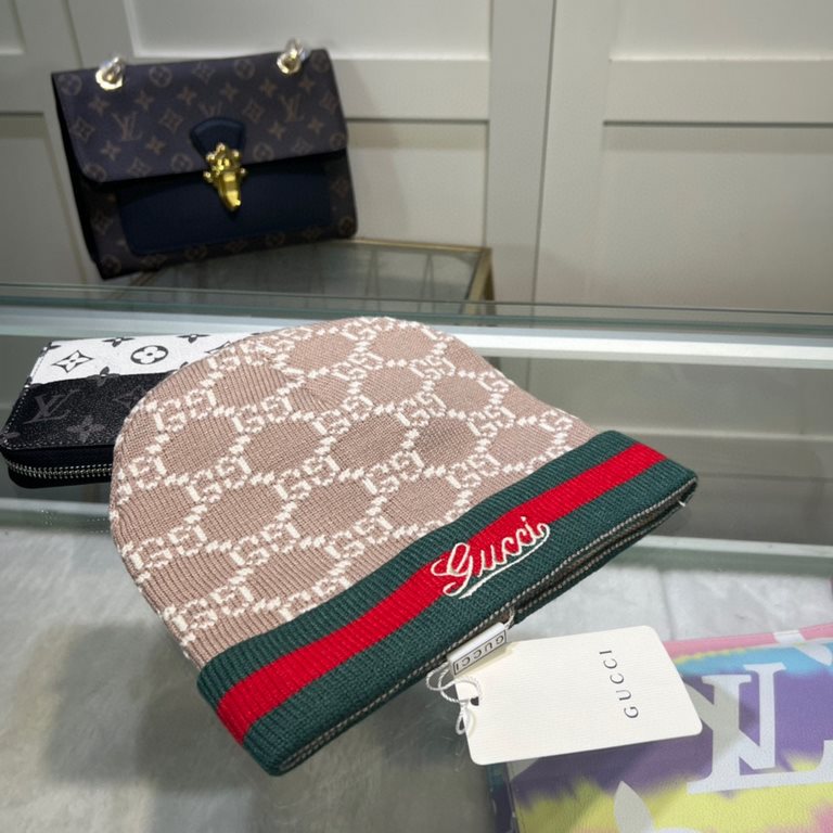 GUCCI Gucci official website the latest wool knit cap,   official website original single reproduction. Very soft pro-skin, elasticity is very good   texture and very versatile style ~ very warm, fall and winter essentia