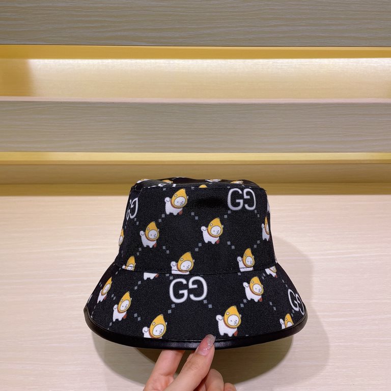 Gucci GUCCI fisherman's hat, the official website of the new, fisherman's hat original single quality fire attack    The craft is very exquisite High-grade atmosphere upscale! Low-key luxury, easy to carry! Running quant