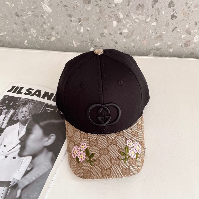 Gucci Gucci high-end mesh hat! The latest model! Fashionable and trendy, high-end workmanship! Every hat is made with care! Unusual quality and details are important. Leather studs, leather adjustable strap! Classic jacq