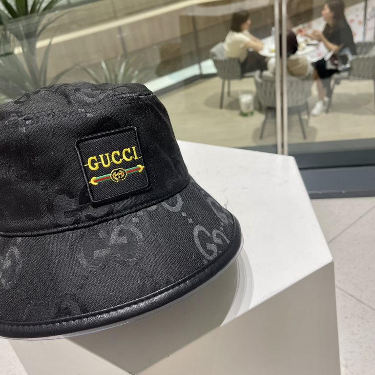 Gucci Gucci classic original single fisherman's hat, exquisite pure and also grungy very feeling, cool and stylish, counter out of stock popular, the quality is superb!