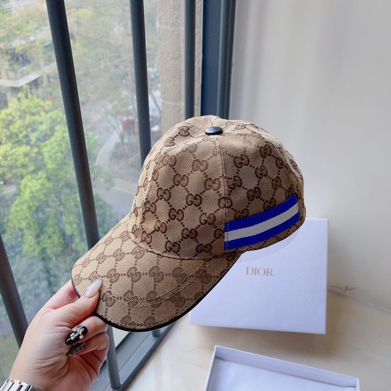 Gucci New Jacquard Letter Baseball CapClassic jacquard letters, never die of fashion!Ins bloggers concave modeling small single product