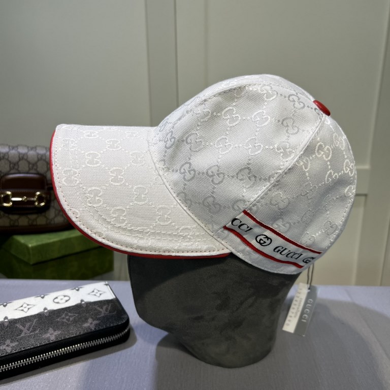 Gucci (Gucci) classic original single baseball cap     counter 11 open mold ordering, the highest version, the original canvas material   head layer cowhide, cotton lining, light and breathable! In-kind shooting, four se