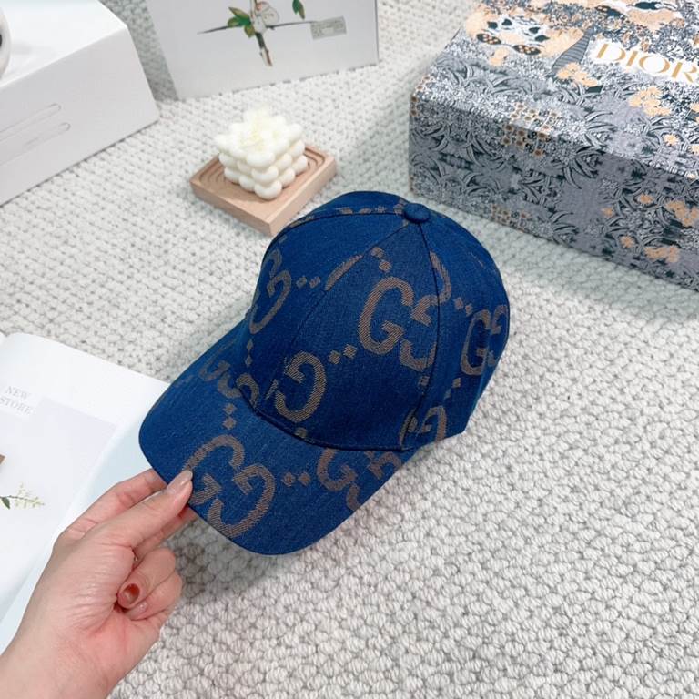 GUCCI Gucci new counter synchronization baseball cap   big brand models super good with, hurry to get!