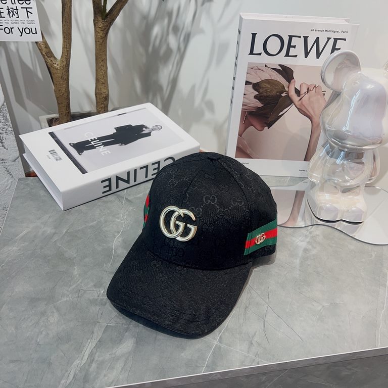 Gucci Gucci   selected duty-free welfare full logo printing duck tongue baseball cap retro leisure sunshade men and women couple models hat