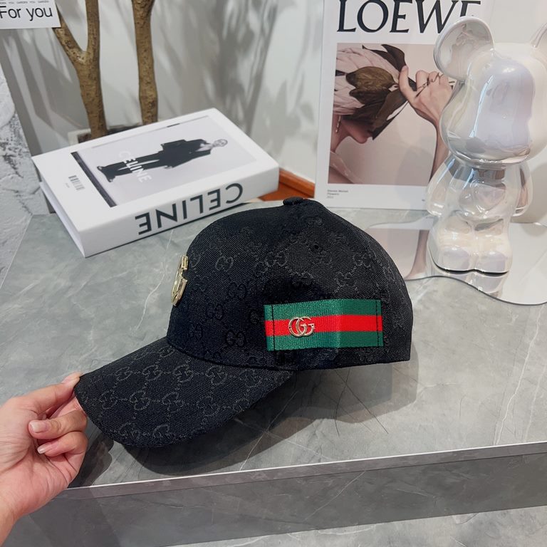 Gucci Gucci   selected duty-free welfare full logo printing duck tongue baseball cap retro leisure sunshade men and women couple models hat