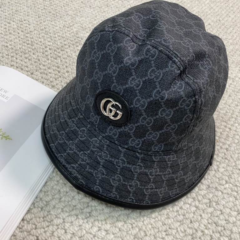 GUCCI Gucci Fisherman's HatOne of the hottest of the recent past, with a great texture that