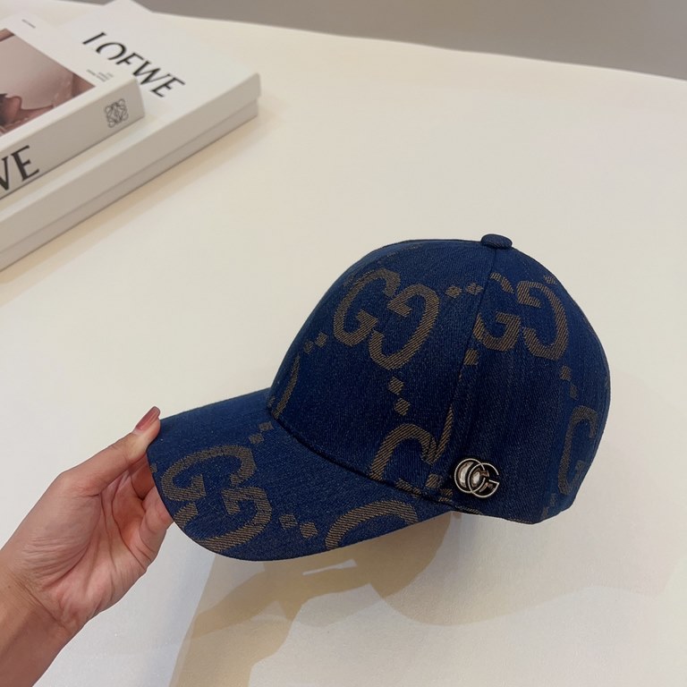 GUCCI Gucci  High-grade baseball cap fire models, exquisite with the use of high-end cap base, the quality of the foreign single, beautiful, invincible high-grade, ultra-versatile style!