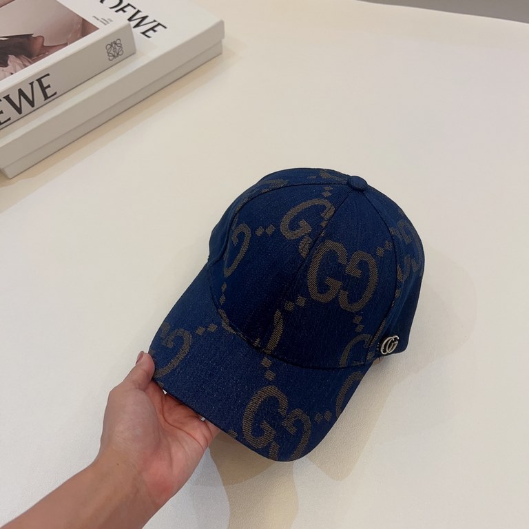 GUCCI Gucci  High-grade baseball cap fire models, exquisite with the use of high-end cap base, the quality of the foreign single, beautiful, invincible high-grade, ultra-versatile style!