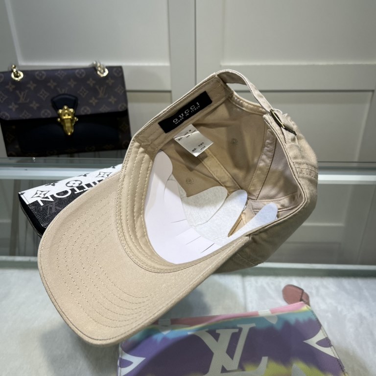 Gucci baseball cap  GUCCI  official website new, baseball cap, original single quality fire attack    Craft is very exquisite High-grade atmosphere upscale! Low-key luxury, easy to carry!