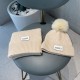 Gucci suit  GUCCI suit   counter with the same models hot listing!   with real fox big fur ball    wool knit hat scarf set High-end atmosphere on the grade!