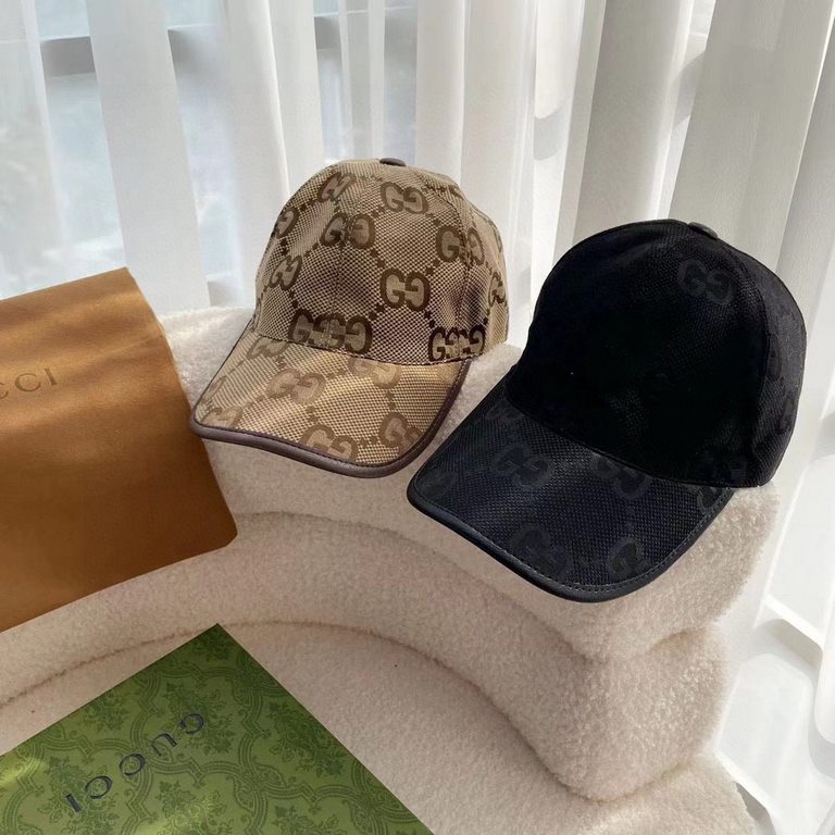 With packaging cloth bag, Gucci Gucci new original single baseball cap, large double G, counter 11 open mold ordering, perfect pair of flowers, the original canvas fabric   head layer cowhide, lightweight and breathable!