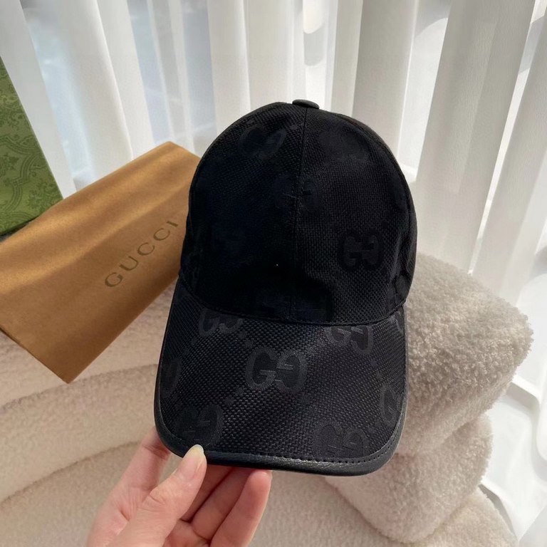 With packaging cloth bag, Gucci Gucci new original single baseball cap, large double G, counter 11 open mold ordering, perfect pair of flowers, the original canvas fabric   head layer cowhide, lightweight and breathable!