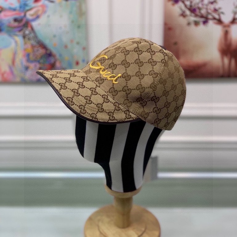 Gucci baseball cap.With box bag, Gucci (Gucci) new original single baseball cap, art word embroidery, 11 open mold customized, heavy embroidery, details comparable to the counter, the original canvas material   head laye