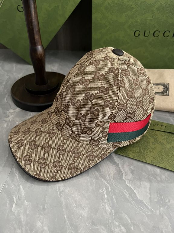 Special GUCCI original customized 11 open mold custom cowboy hat both the brand's traditional luxury connotation and modern streetwear aesthetics to show the design personality of the spring and summer series The cap is 