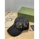 Gucci new lace duck tongue cap to double G as the core design Continued for this full of vintage style mini GG baseball cap to add the spirit of the gas, in the form of colorful prints debut small ancient, early spring r