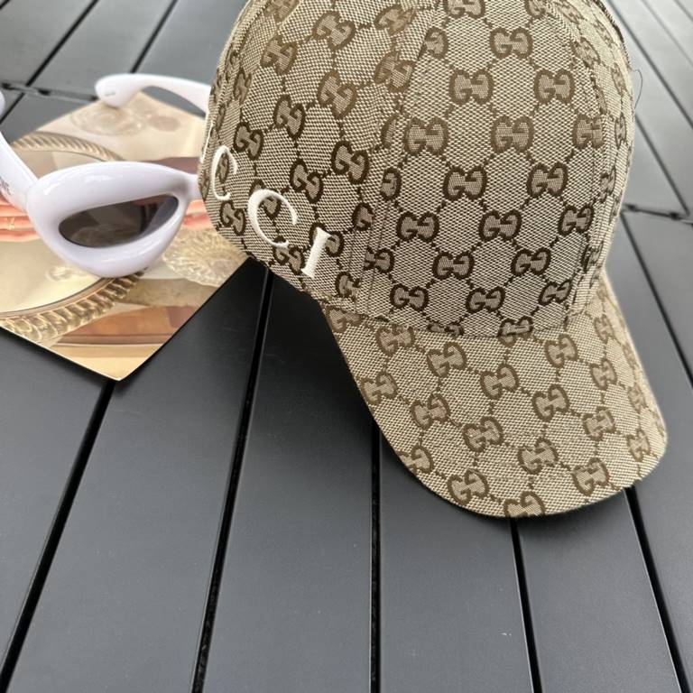 Gucci Every hat is made with care! Extraordinary quality and details matter. Genuine leather adjustable band! Classic jacquard fabric with original mesh, cotton sweatband, more breathable and sweat-absorbent sunscreen.