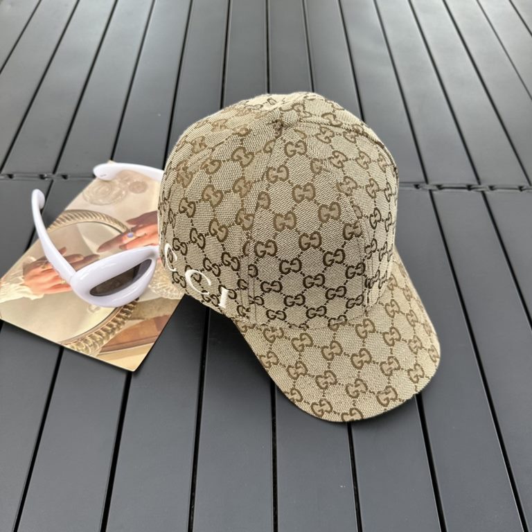 Gucci Every hat is made with care! Extraordinary quality and details matter. Genuine leather adjustable band! Classic jacquard fabric with original mesh, cotton sweatband, more breathable and sweat-absorbent sunscreen.