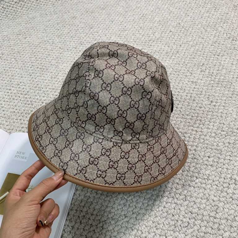 GUCCI Gucci Fisherman's HatOne of the hottest of the recent past, with a great texture that