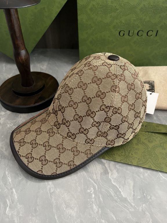 Special GUCCI original customized 11 open mold custom cowboy hat both the brand's traditional luxury connotation and modern streetwear aesthetics to show the design personality of the spring and summer series The cap is 